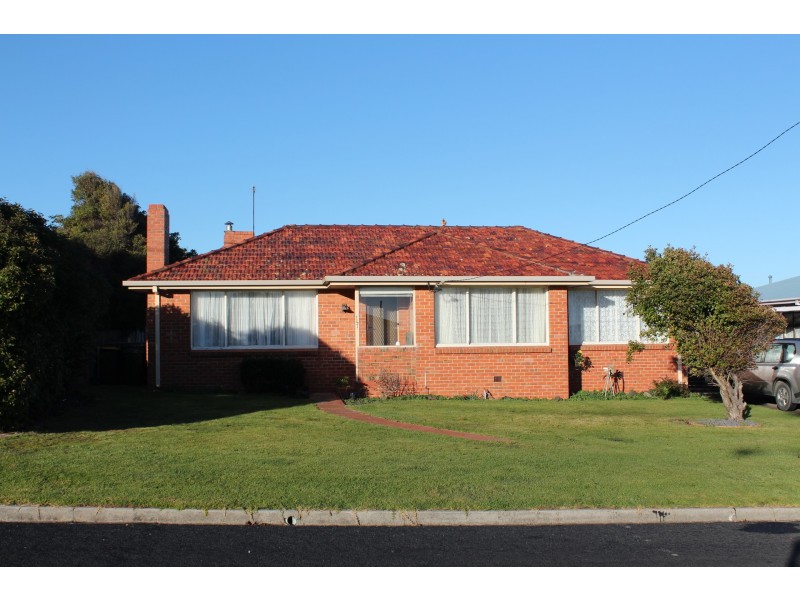 147 Upper George Street, Devonport TAS 7310