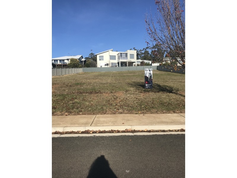 7 McCall Terrace, Stony Rise TAS 7310