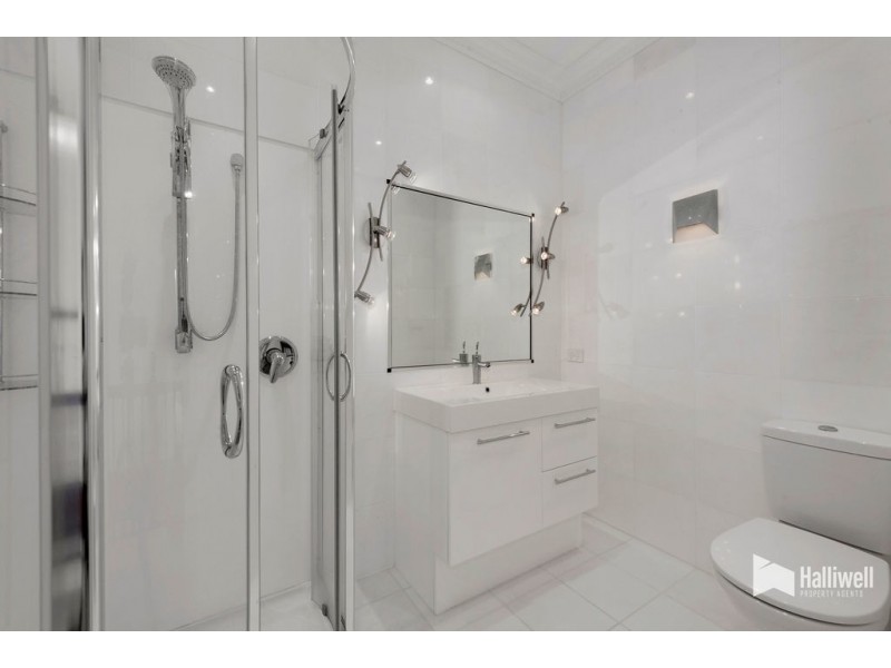 5 Gloucester Avenue, Devonport TAS 7310