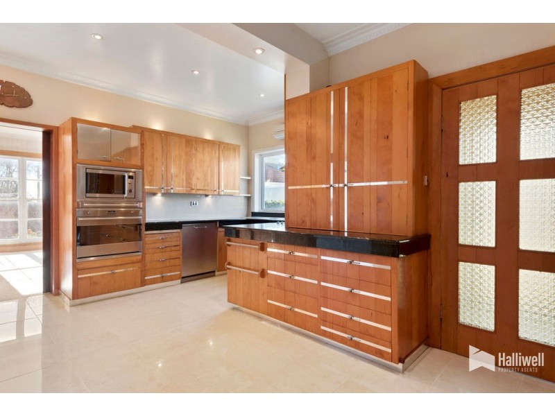 5 Gloucester Avenue, Devonport TAS 7310