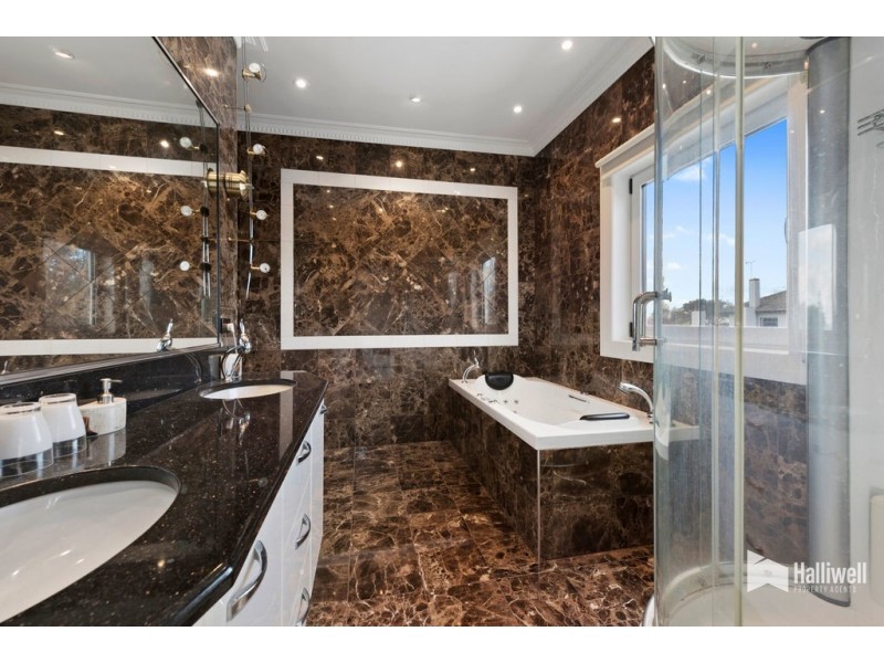 5 Gloucester Avenue, Devonport TAS 7310