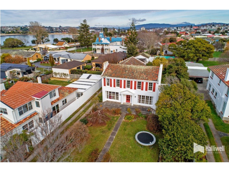 5 Gloucester Avenue, Devonport TAS 7310