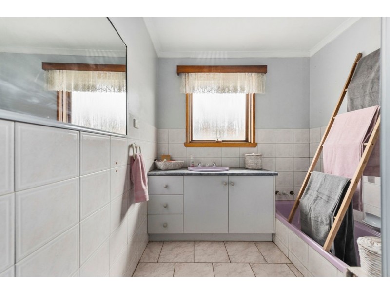 3 Valley Road, Devonport TAS 7310