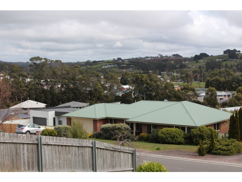 4 Tatiana Close, Devonport TAS 7310