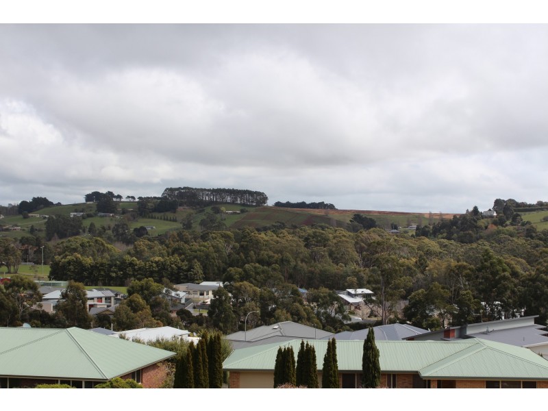 4 Tatiana Close, Devonport TAS 7310