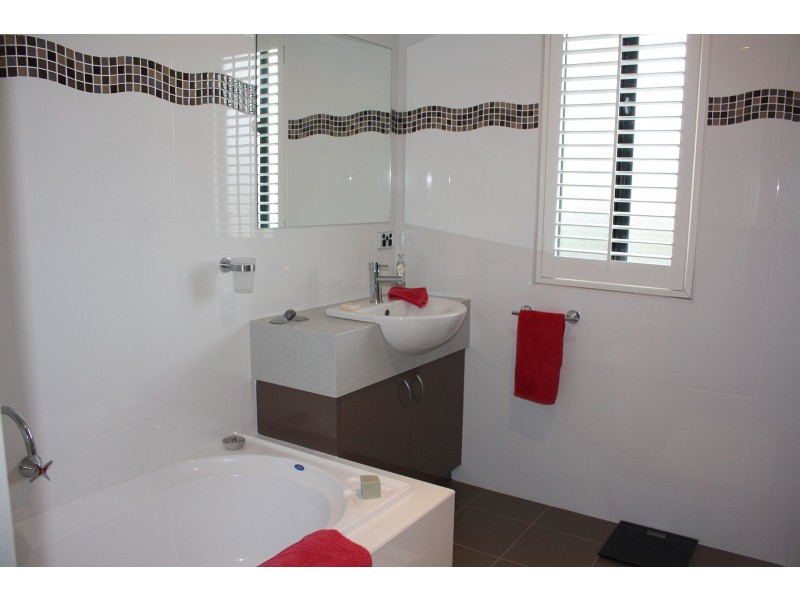 3/8 Chardonnay Drive, Hawley Beach TAS 7307