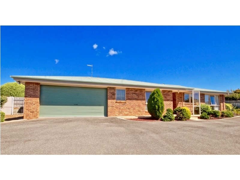 2/33 Arden Avenue, Devonport TAS 7310