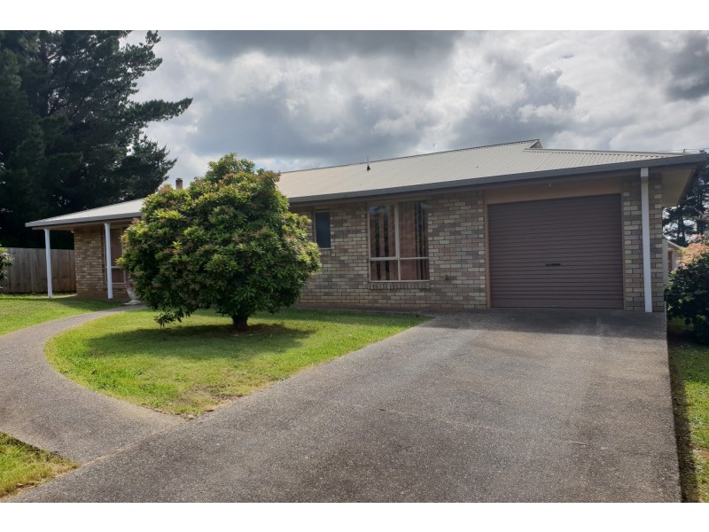 33 Hillcrest Road, Devonport TAS 7310