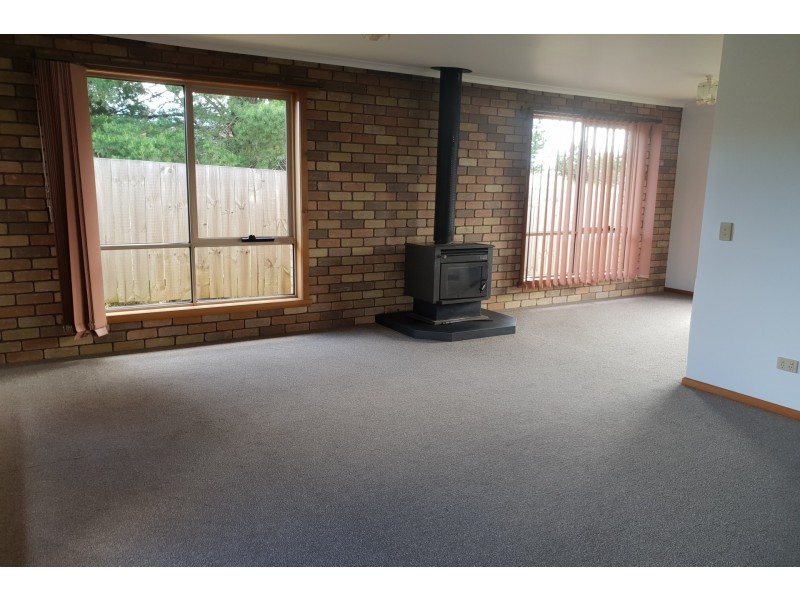 33 Hillcrest Road, Devonport TAS 7310