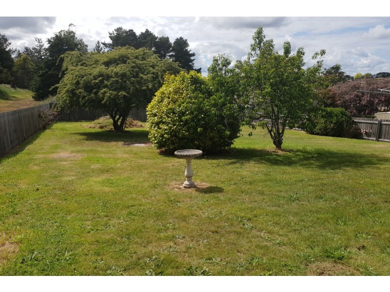 33 Hillcrest Road, Devonport TAS 7310