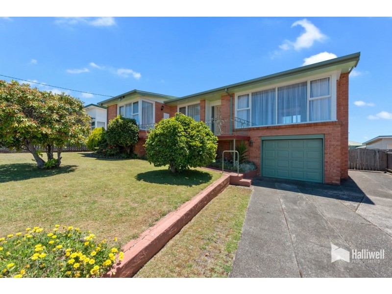 33 Manning Crescent, Devonport TAS 7310