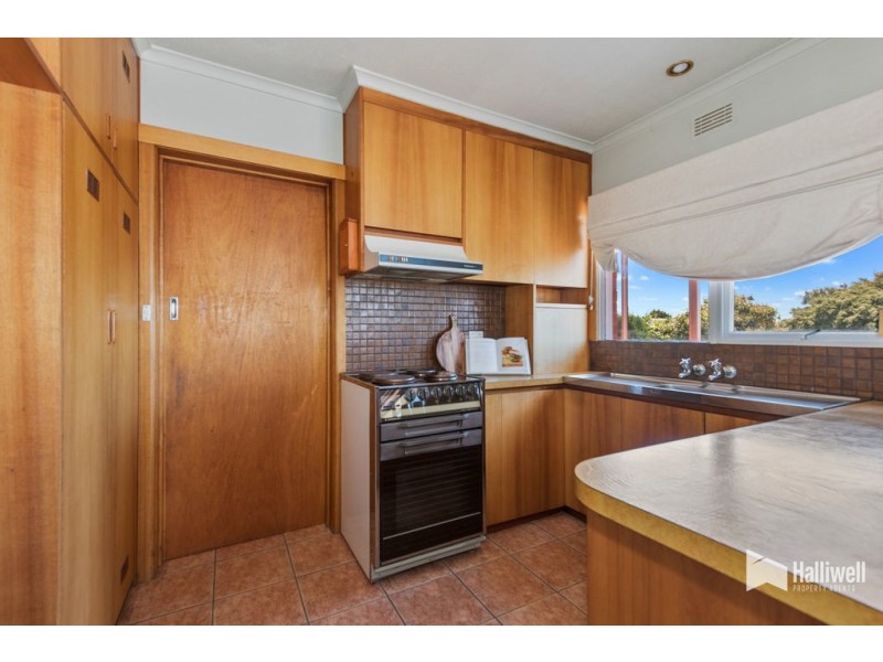 33 Manning Crescent, Devonport TAS 7310