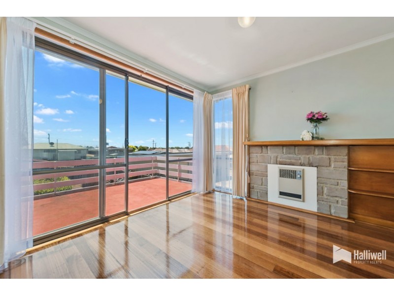 33 Manning Crescent, Devonport TAS 7310