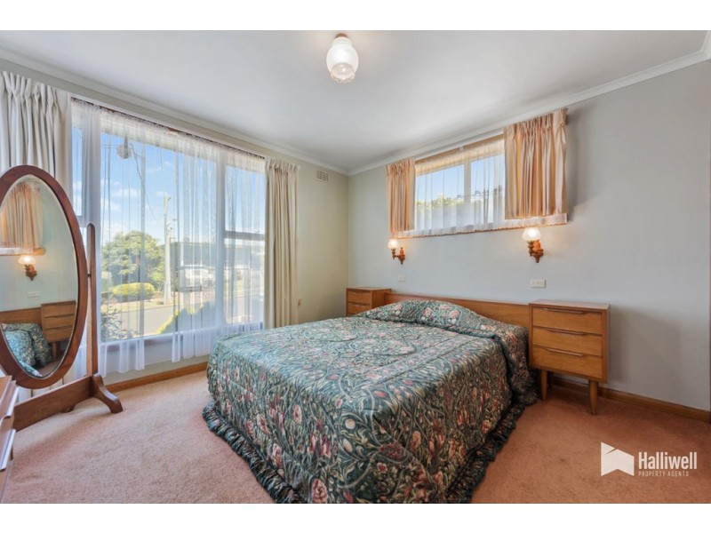 33 Manning Crescent, Devonport TAS 7310