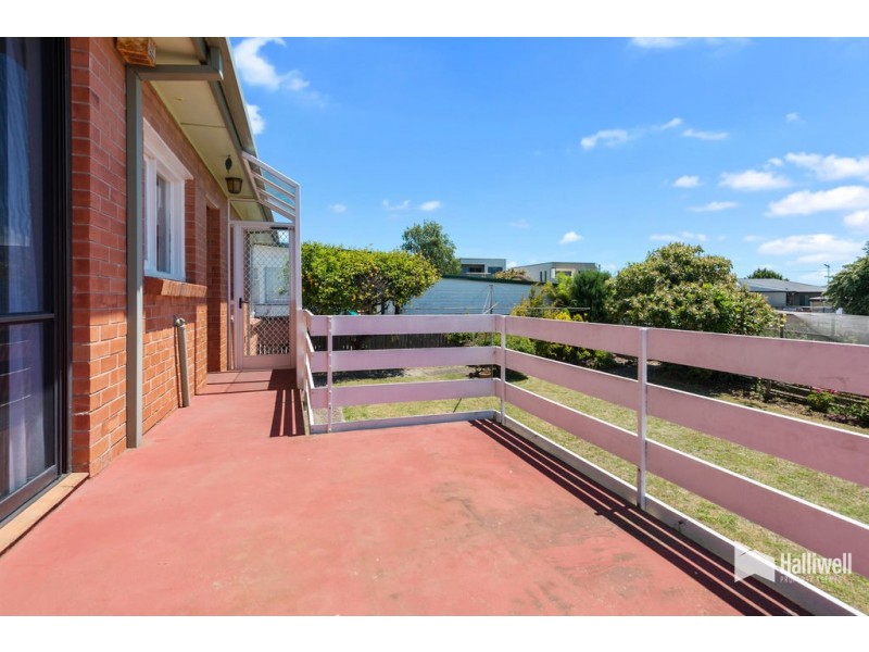 33 Manning Crescent, Devonport TAS 7310