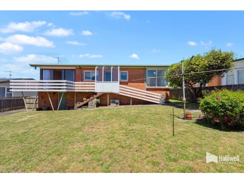 33 Manning Crescent, Devonport TAS 7310