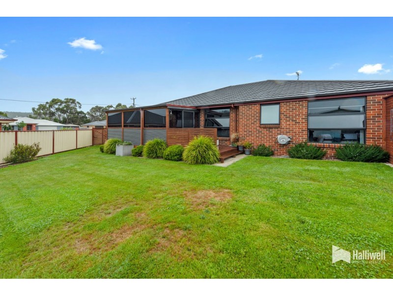 6 The Avenue, Latrobe TAS 7307