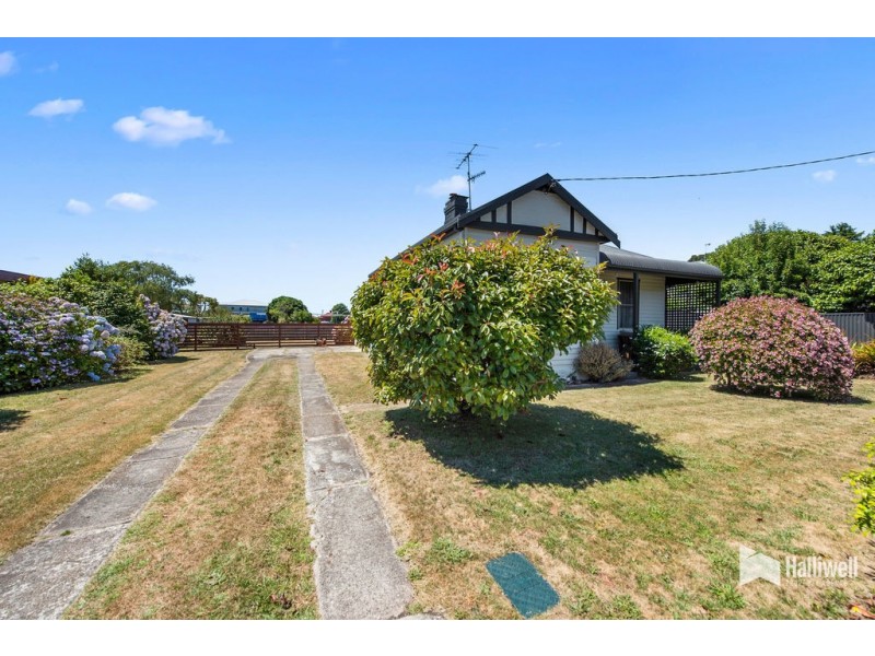 3 Braddon Street, Penguin TAS 7316