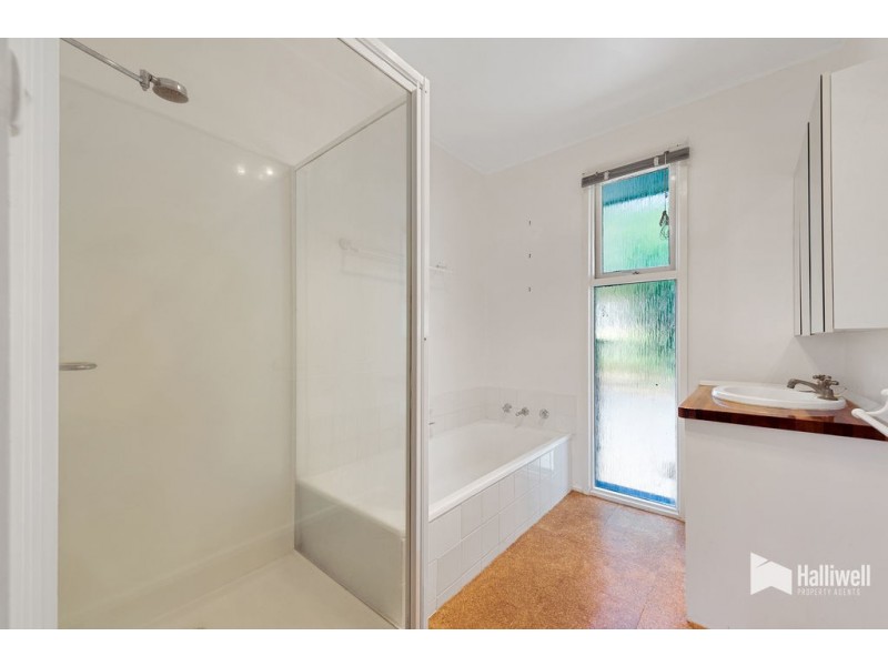 8 Monash Court, Devonport TAS 7310