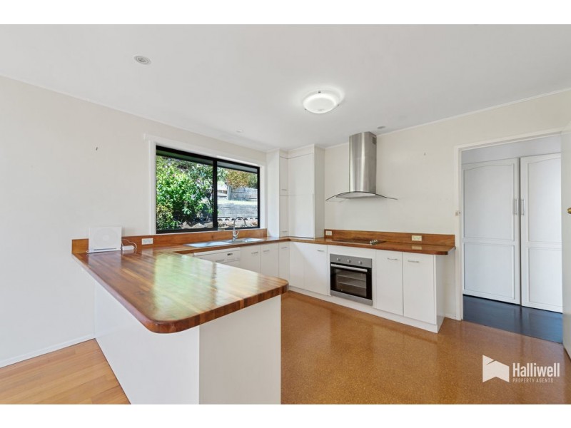 8 Monash Court, Devonport TAS 7310