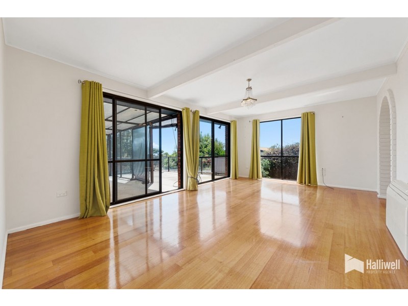 8 Monash Court, Devonport TAS 7310
