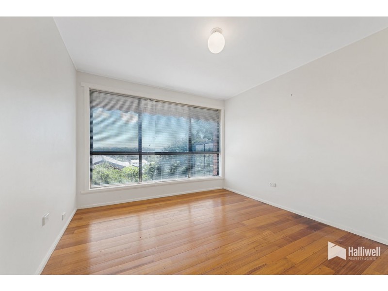 8 Monash Court, Devonport TAS 7310