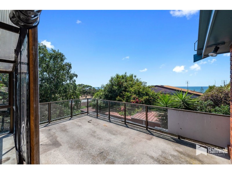 8 Monash Court, Devonport TAS 7310