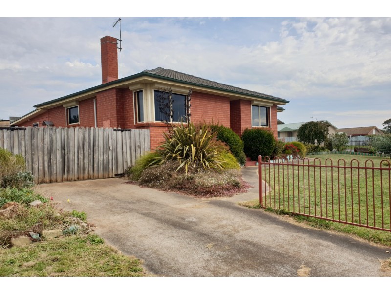 2 Chichester Drive, Devonport TAS 7310