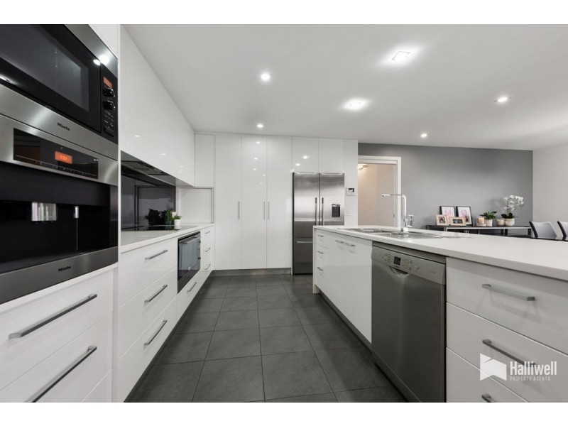 19 Young Street, East Devonport TAS 7310