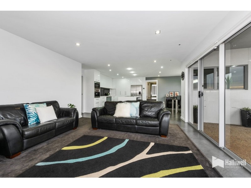 19 Young Street, East Devonport TAS 7310