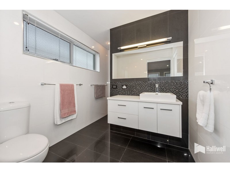 19 Young Street, East Devonport TAS 7310