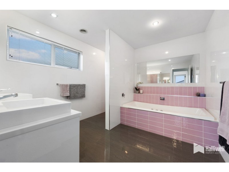 19 Young Street, East Devonport TAS 7310