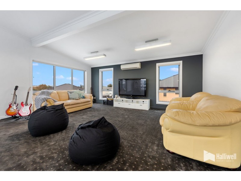 19 Young Street, East Devonport TAS 7310