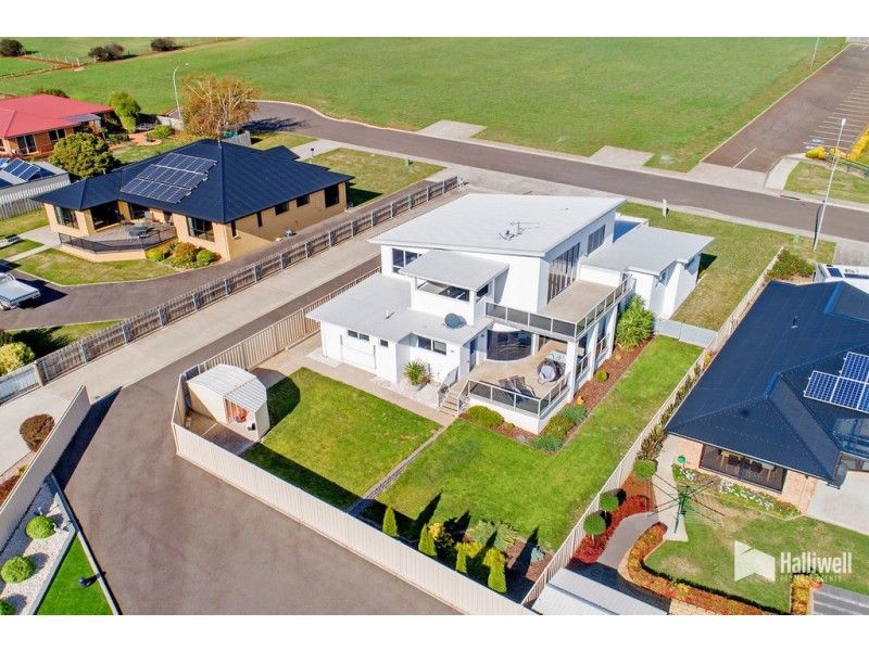 19 Young Street, East Devonport TAS 7310