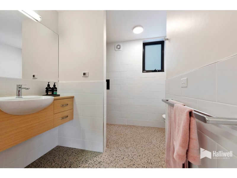 2/99 Best Street, Devonport TAS 7310
