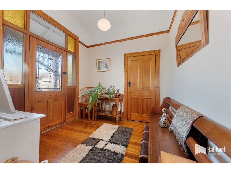 18 Hiller Street, Devonport TAS 7310