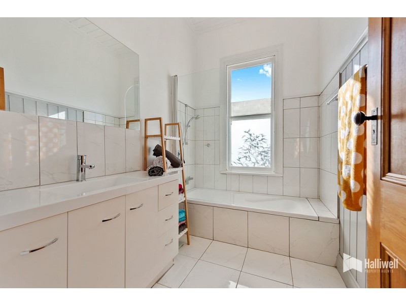 18 Hiller Street, Devonport TAS 7310
