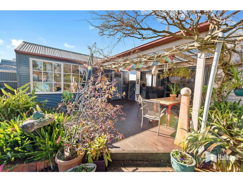 18 Hiller Street, Devonport TAS 7310