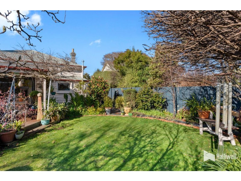 18 Hiller Street, Devonport TAS 7310