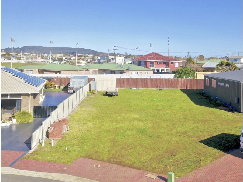 12 Charlotte Gardens, Devonport TAS 7310