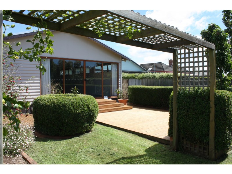 6 Henry Street, Devonport TAS 7310