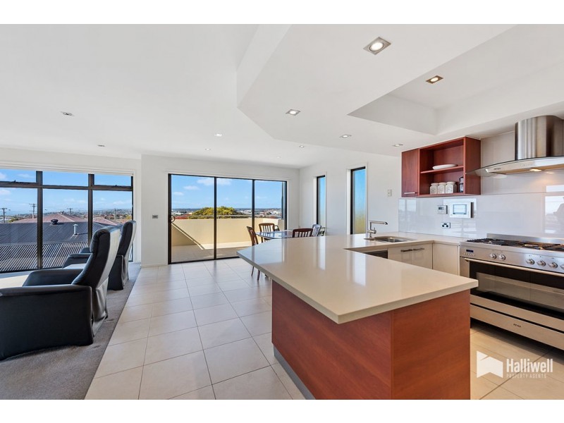 2/237 Steele Street, Devonport TAS 7310