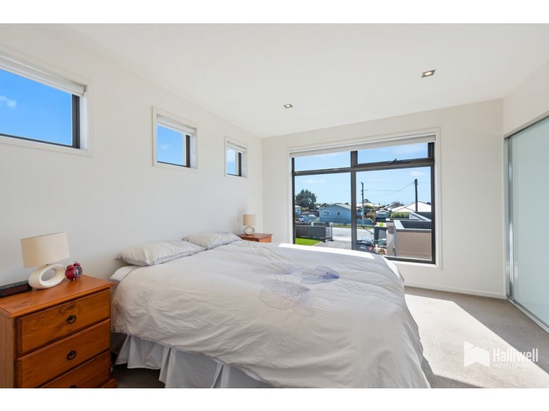2/237 Steele Street, Devonport TAS 7310