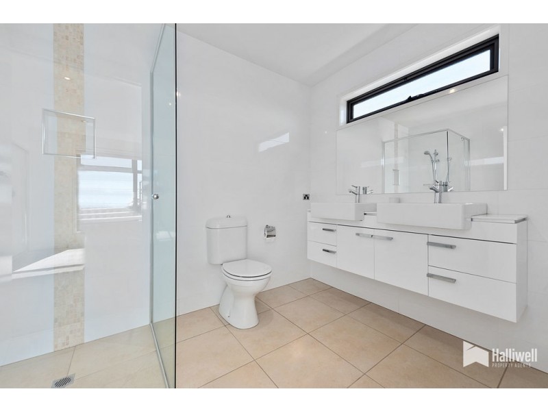 2/237 Steele Street, Devonport TAS 7310