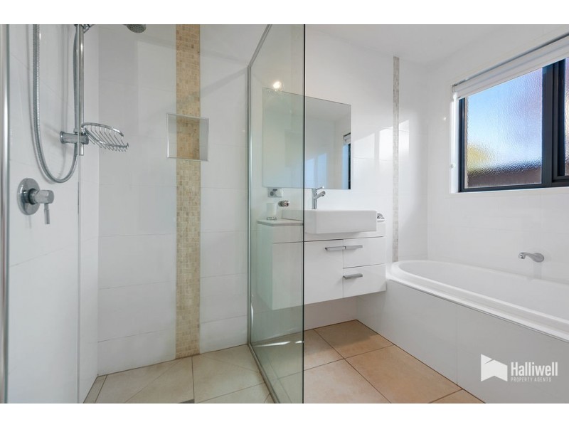 2/237 Steele Street, Devonport TAS 7310