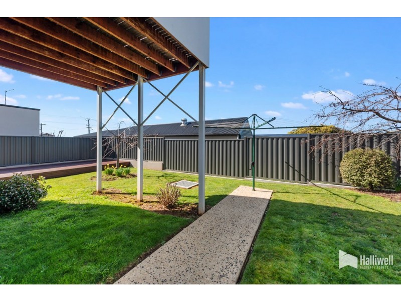 2/237 Steele Street, Devonport TAS 7310