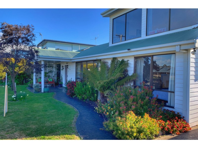 23 Esplanade, West Ulverstone TAS 7315