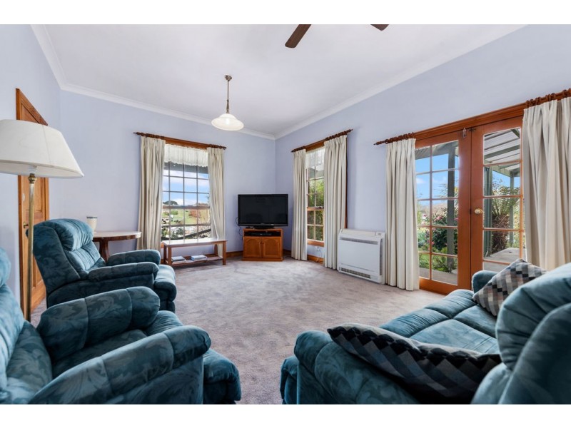 104 South Road, West Ulverstone TAS 7315