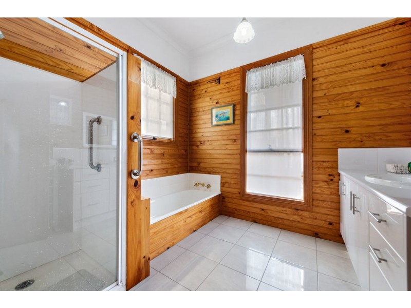 104 South Road, West Ulverstone TAS 7315