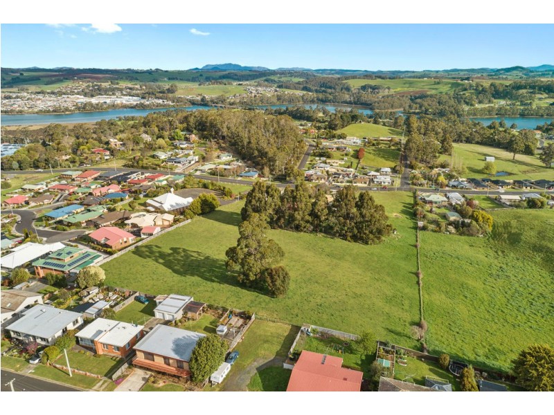 104 South Road, West Ulverstone TAS 7315